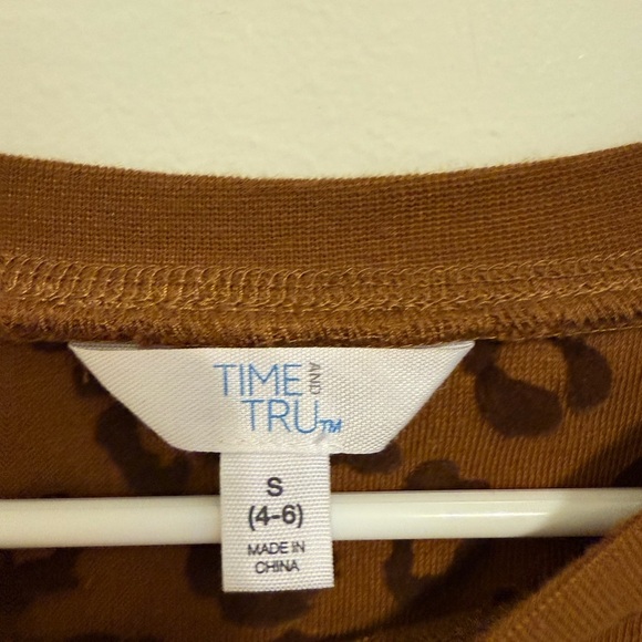 2/$15 Time and Tru - Brown Leopard Print Long Sleeve Sweatshirt Size Small - Picture 5 of 7